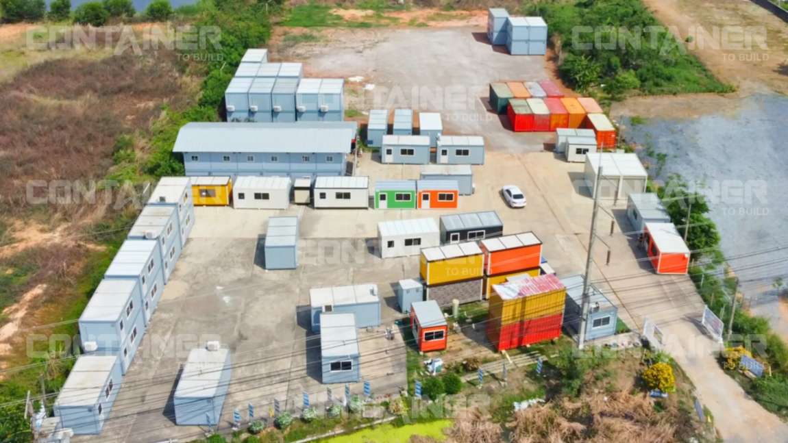 ลานสินค้าและโชว์รูม Container To Build มุมสูง